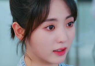 《乌鸦小姐与蜥蜴先生》姜小宁被困在顶楼天台的罪魁祸首是谁？
