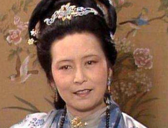 王夫人见不得漂亮青春的女孩子是为何？原因是什么