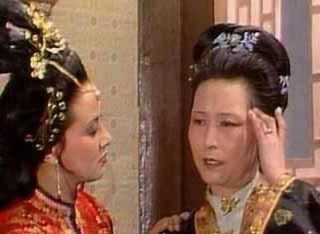 王夫人为何会认定绣春囊是凤姐的？还拿话去激她？