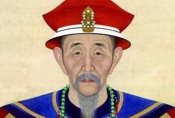 康熙皇帝给他加官进爵，吓得跪下饶命