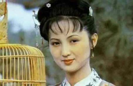 平儿是贾琏的丫鬟，为何凤姐没有针对她呢？