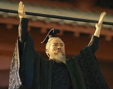 曹操为什么一生都不愿意称帝 曹丕继位为何着急称帝