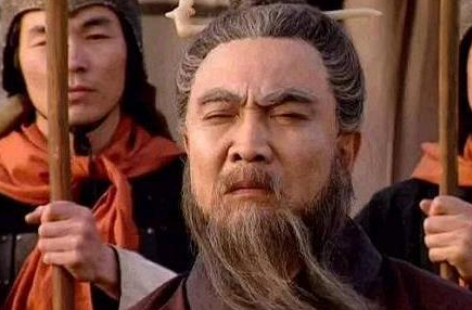 曹操晚年时孙权都劝他称帝 曹操为什么不敢称帝