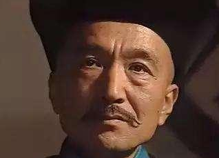 乾隆时期，宠臣和珅与刘墉分别是什么职位？