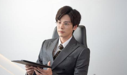 《贺先生的恋恋不忘》开启首播模式，由魏哲鸣胡意旋担任主演