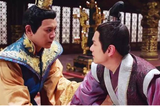 历史上李成器将太子之位让给李隆基，他的目的是什么？