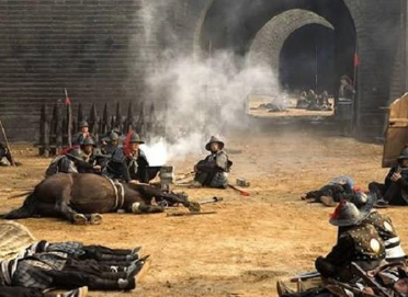 各个朝代灭亡的原因中，有什么共同点？