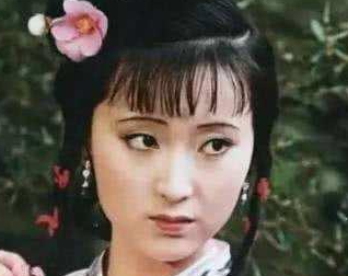 林黛玉在贾府的待遇有何变化？与个性有关？
