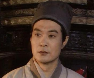 元宵节时贾雨村得到甄士隐的资助后，他做了什么事情？