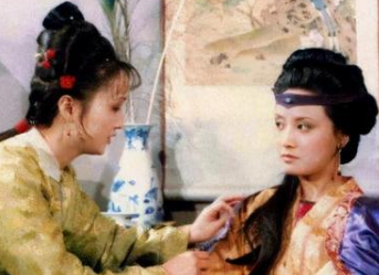 王熙凤为何要将平儿送给贾琏？她的用意是什么