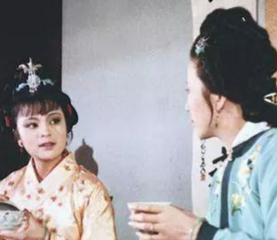 王熙凤病后，王夫人让未出闺阁的探春管家，于意何为？