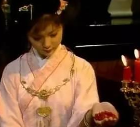 红麝串有何作用？薛宝钗为何一直随身携带？
