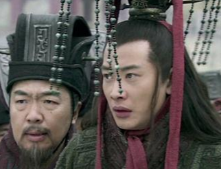 将汉献帝掌握在手中对自己有何好处？曹操为何这么做？