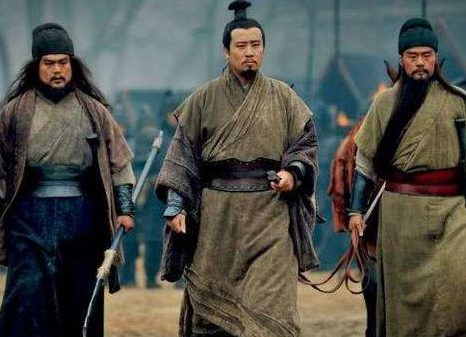 刘备在入川的时候 刘备为什么不带上诸葛亮和自己的兄弟