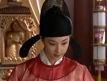 上官婉儿在权利中心屹立不倒，为什么最后会被李隆基所杀？