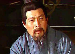 三国演义中，徐庶为什么在离开前才向刘备推荐诸葛亮？