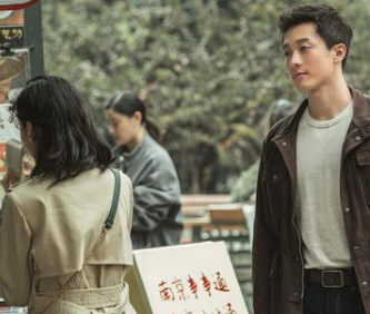 《乔家的儿女》戚成钢对乔四美是什么感情？