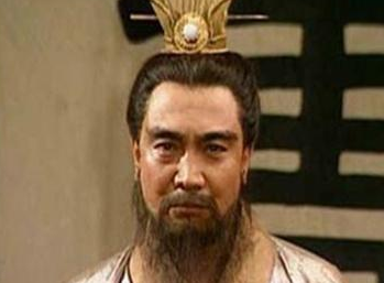 在文学方面，曹操和诸葛亮谁的成就更高？