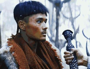 《云南虫谷》族长儿子什么结局？族长儿子死了吗