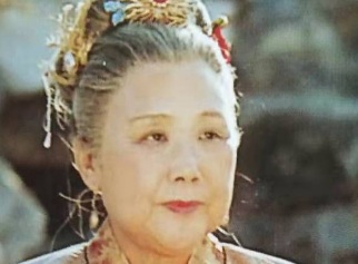 红楼梦中袭人去请丧假时，贾母是什么表现？