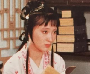 红楼梦中薛姨妈为何会住进黛玉的潇湘馆？