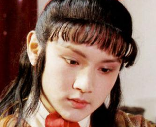 红楼梦中平儿为何会被打？宝玉又为何要道歉？