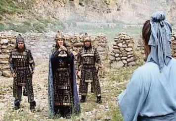 陆逊误入八卦阵后，黄承彦为何要放走他？