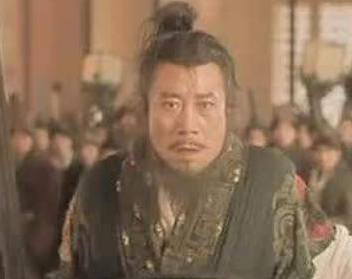 秦王被荆轲追杀时，为何无人出手相救？原因是什么