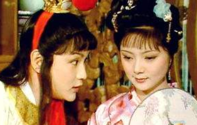 红楼梦中与宝玉有染的女子有哪些呢？