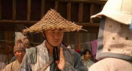 朱元璋在游历皇城之后，上朝时为何会处死了很多大臣？