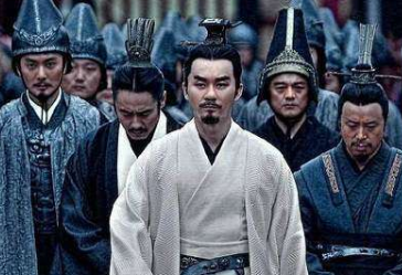 曹丕为何能成为继承人？靠的是什么