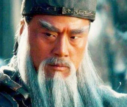 演义中华雄是被关羽一刀斩杀的 正史中杀华雄的人是谁