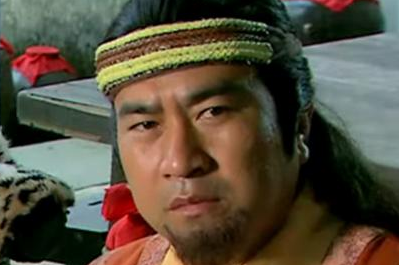 卢俊义在金军之中挑杀三将，为什么会受到心腹燕青的职责？