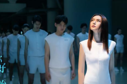 《你好，安怡》立足于未来时代，由马天宇、戚薇等人主演