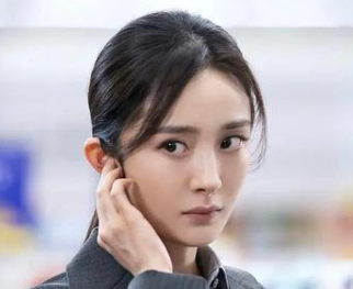 《暴风眼》杨幂饰演的是谁?成功转型酷飒风格