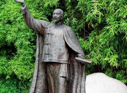 龚自珍20岁写的一首词，表现了一个少年的壮志