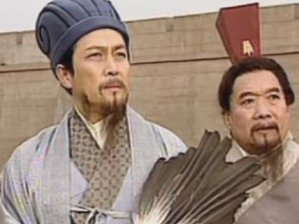 刘备临终前把兵权交给李严的用意是什么？为了牵制诸葛亮吗？