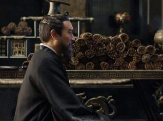 曹操送给荀彧空食盒的用意是什么？荀彧并未理解