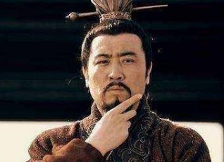 下邳吕布兵败后，刘备为何腰落井下石？