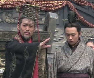 秦国历史上有几十位君主，其中谁的能力最强功劳最大呢？