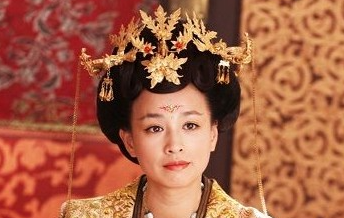 武则天为什么能在古代的男权社会中登顶帝位呢？