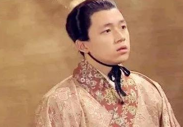 孙权早期作为和晚期的行为为何形同两人？