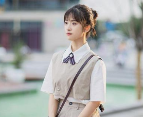 《我亲爱的小洁癖》正在热播，沈月饰演的是什么角色？