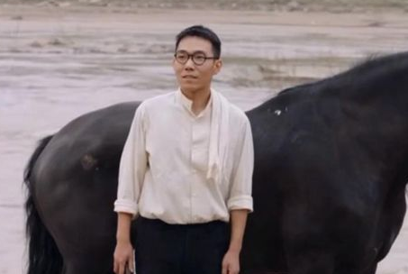 《啊摇篮》林老师的真实身份是什么 林老师是不是特务