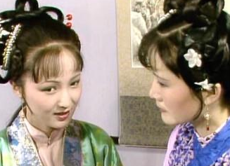 红楼梦中平儿在贾府的处境如何？并不像外表那么光鲜