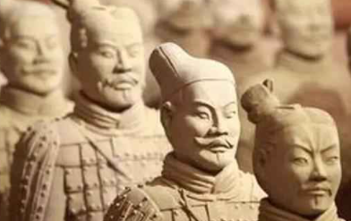 秦朝时期，为何发对百姓接受儒家教育呢？