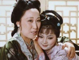 薛姨妈在贾府是什么地位？连挨骂也得逢迎？