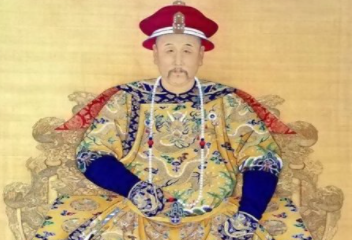 隆科多拥戴雍正上位，为何自己却被雍正针对了呢？