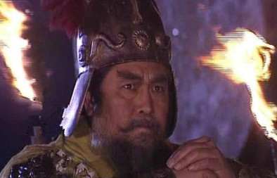 周瑜瞒过曹操火烧战船，他是怎么做的？