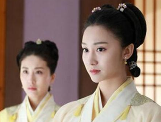 元姑娘为什么能登基称帝？当时的历史背景是怎样的？